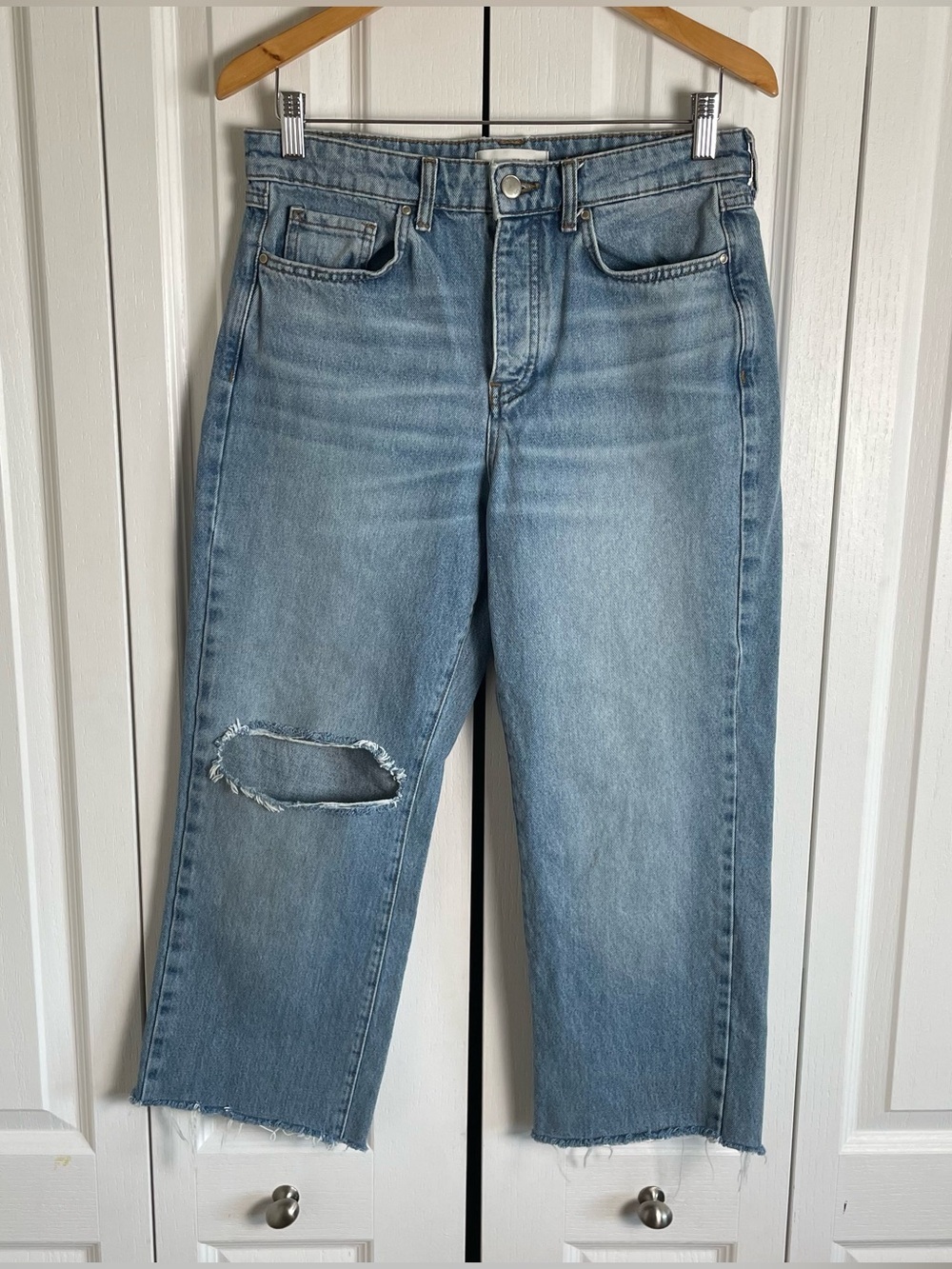Zara High Rise Cropped Denim Jeans Womens 6 Blue Light Wash 90s Boho Distressed